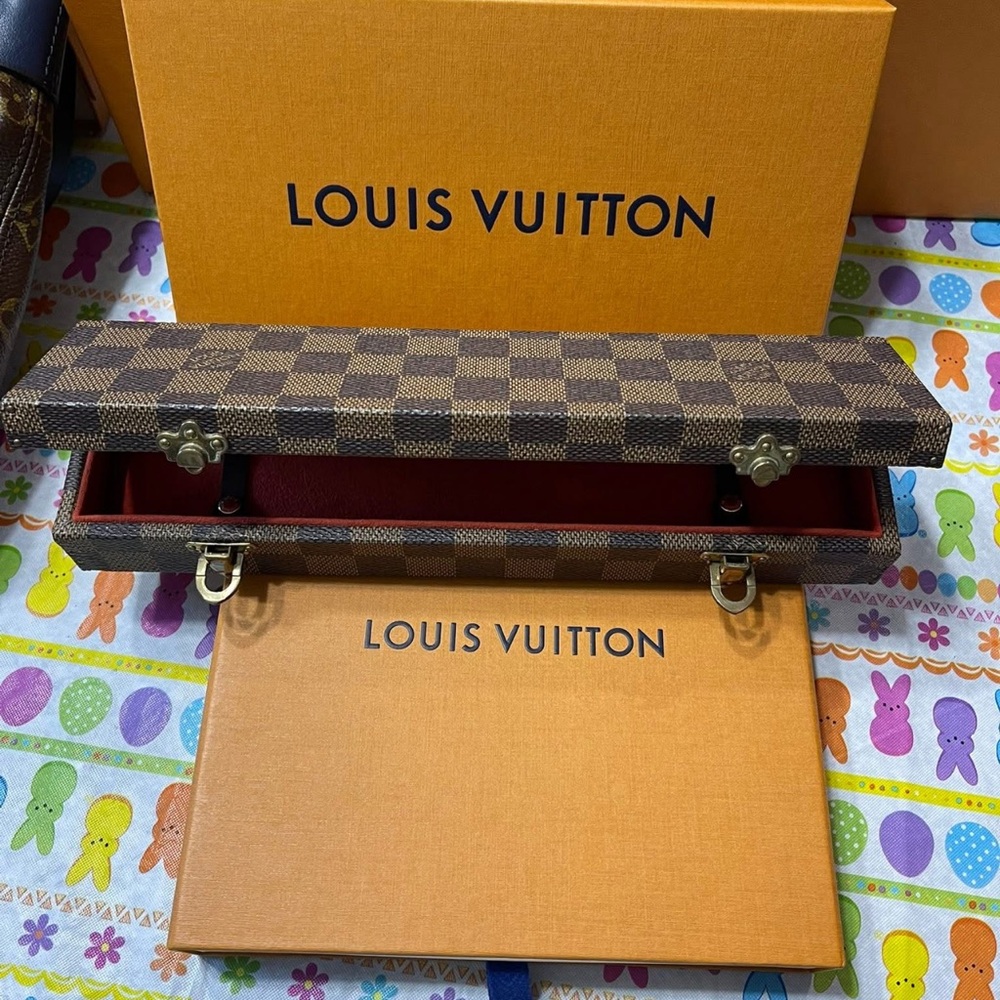 Rare-Louis Vuitton watch case: This is for one case!